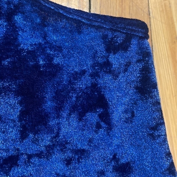 🔥5/$20🔥 Blue Velvet Tank Top - Picture 5 of 9